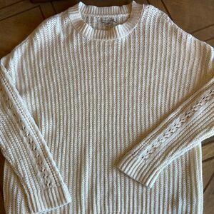 American Eagle White Knit Sweater - Small